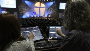 Jands Vista Provides Control for The Fellowship Church Pic1 - copyright Wayne Terrell